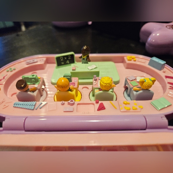 Vintage Bluebird 1992 Polly Pocket Stampin' School Playset COMPLETE - Picture 2 of 11